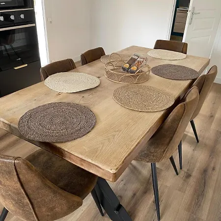 Le Nid Familial, Maison Cosy Entre Terre Et Hébergement de vacances *